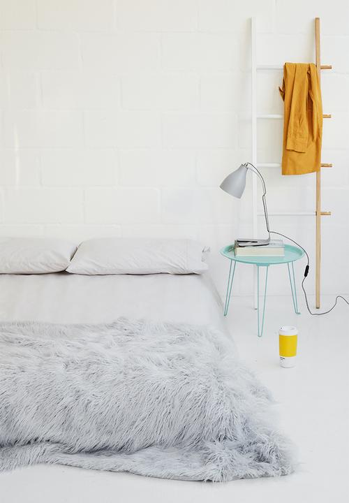 Sixth Floor - Lark throw