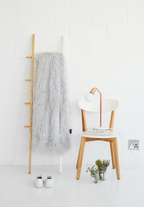Sixth Floor - Lark throw