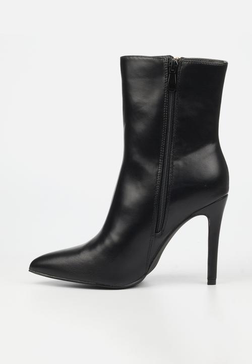 Miss Black - Boss 19 boot - black