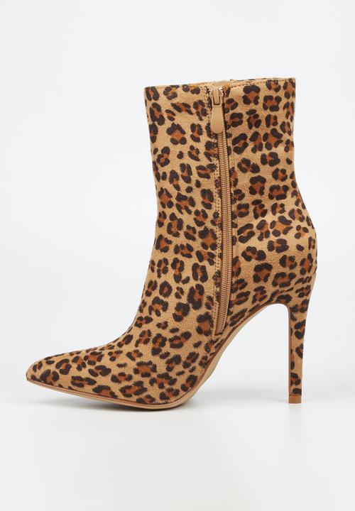 Miss Black - Boss 19 boot - leopard