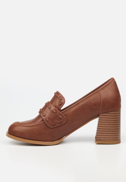 Butterfly Feet - Hanna 1 Loafer - Tan