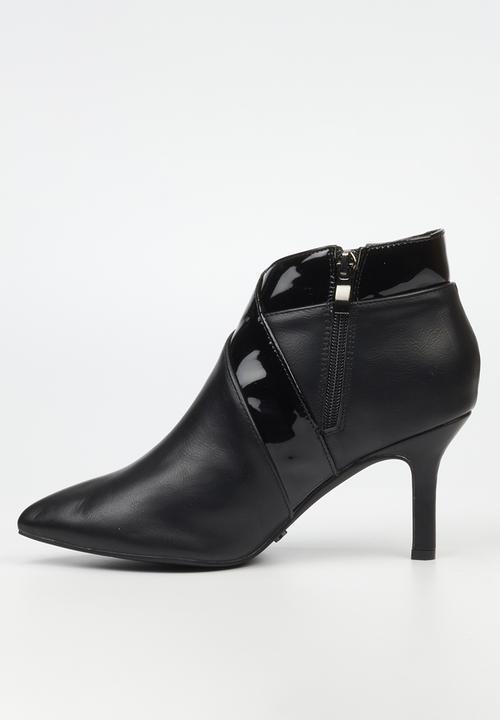 Butterfly Feet - Lively 11 Ankle - Black