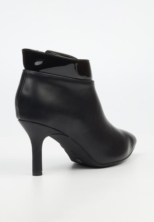 Butterfly Feet - Lively 11 Ankle - Black