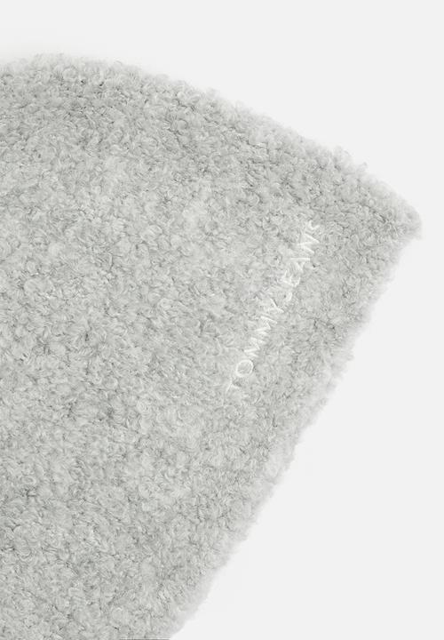 Tommy Hilfiger - Linear logo teddy beanie - grey