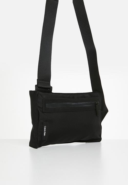 Calvin Klein - Ck Essential Sling Bag - Ck Black