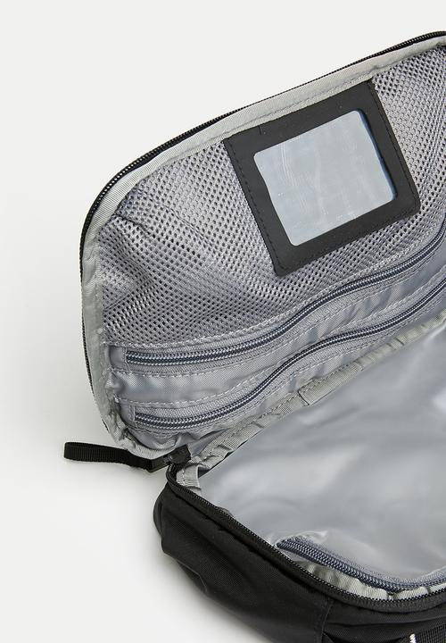 The North Face - Base camp voyager toiletry kit - black & white