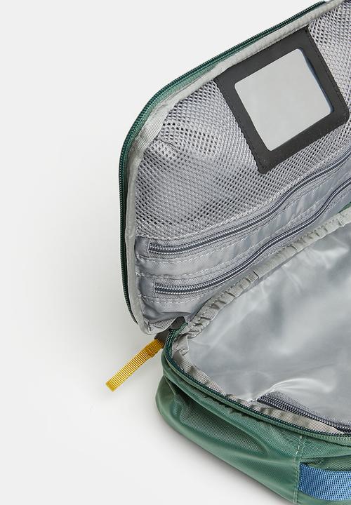 The North Face - Base camp voyager toiletry kit - duck green