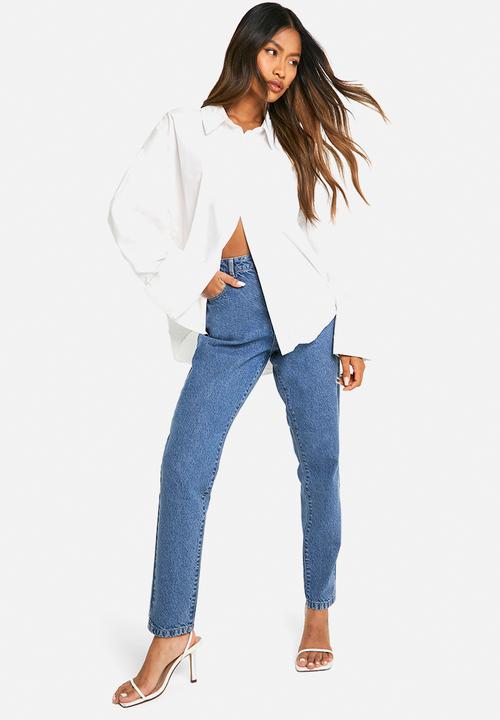 boohoo - Basics 32 Inch Leg High Waisted Slim Fit Mom Jeans - Vintage Blue