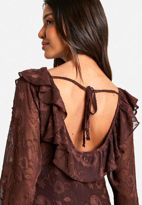 boohoo - Paisley Textured Flare Sleeve Maxi Dress - chocolate