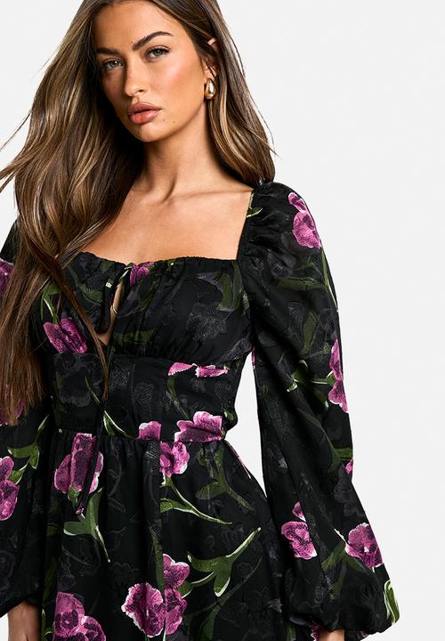 boohoo - Floral Burnout Milkmaid Maxi Dress - Black