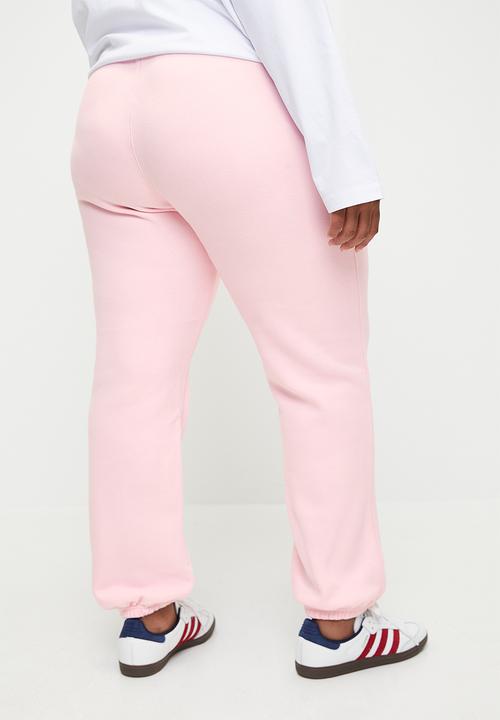 Cotton On - Plus Plush Essential Gym Sweatpant - Cherry Dream