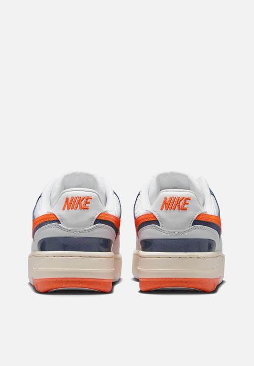 WMNS NIKE GAMMA FORCE - WHITE/TOTAL ORANGE-DIFFUSED BLUE