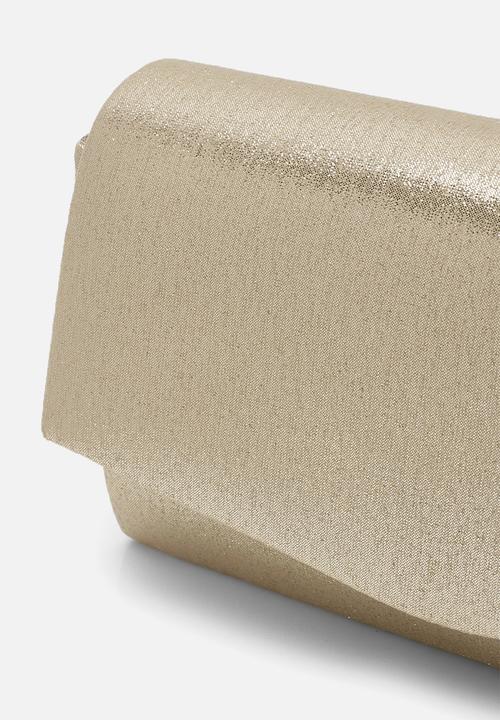 boohoo - Structured Metallic Clutch Bag & Chain - gold