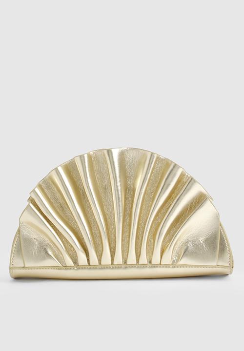 boohoo - Metallic Ruffle Clutch Bag - gold