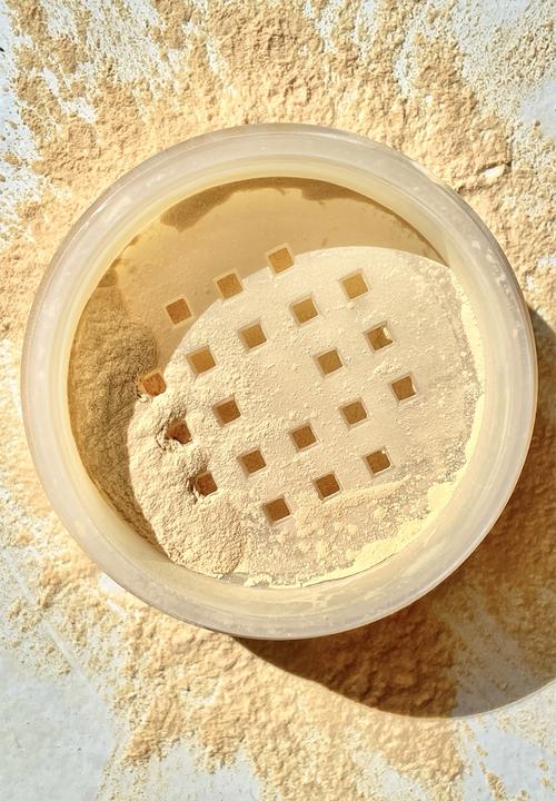 Relove by Revolution - Relove HD Super Matte Banana Powder
