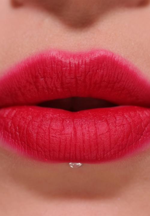 Revolution - Air Blur Matte Liquid Lipstick - Fiery