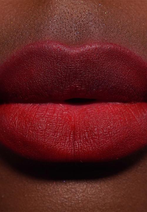 Revolution - Air Blur Matte Liquid Lipstick - Fiery