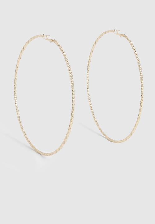 boohoo - Large Twisted Hoop Earrings - gold