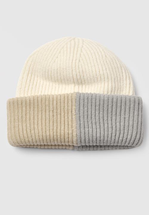 boohoo - Colour Block Fluffy Knitted Beanie - ivory