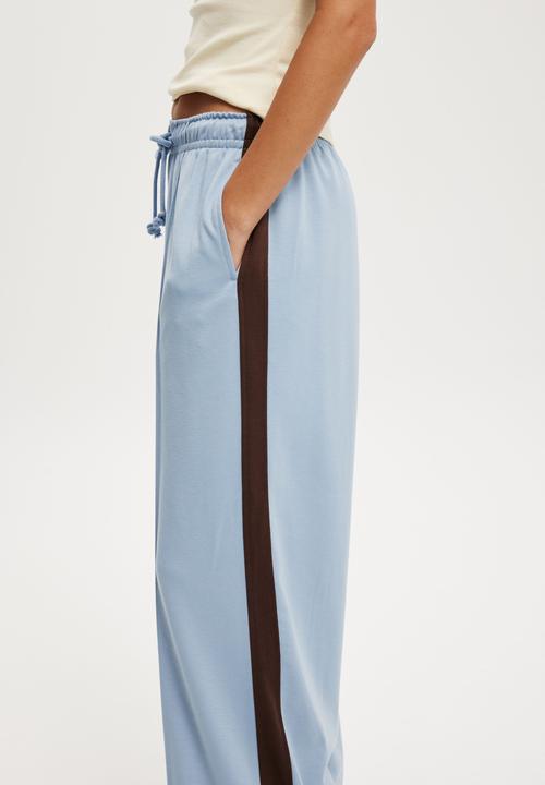 Cotton On - Retro super wide leg pant - dusk blue/chocolate