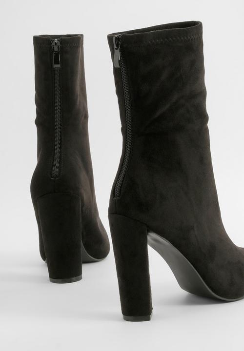 boohoo - Faux suede pointed block heel sock boots - black