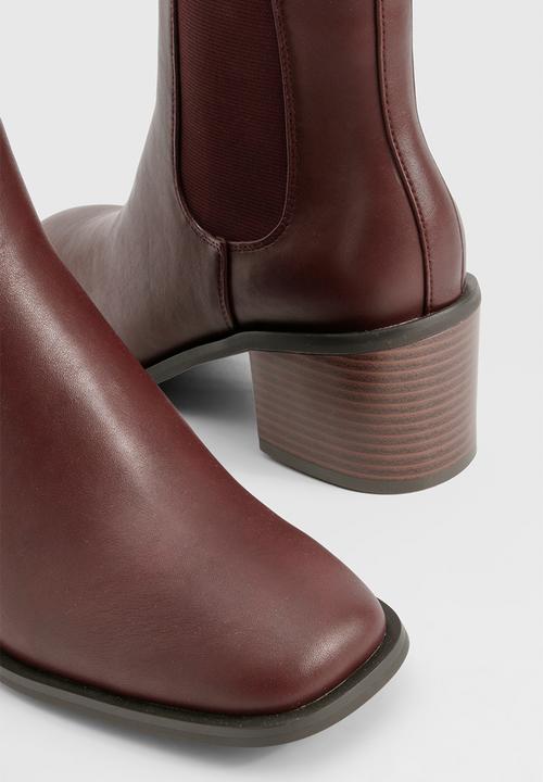 boohoo - Wooden Block Heel Tab Detail Shoe Boots - Oxblood