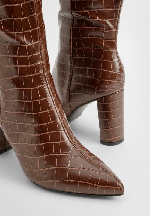 boohoo - Pointed Toe Croc Knee High Boots - Chocolate