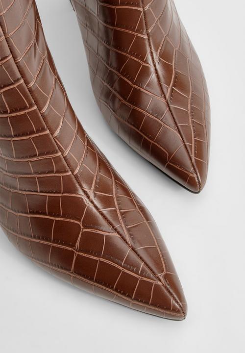 boohoo - Pointed Toe Croc Knee High Boots - Chocolate