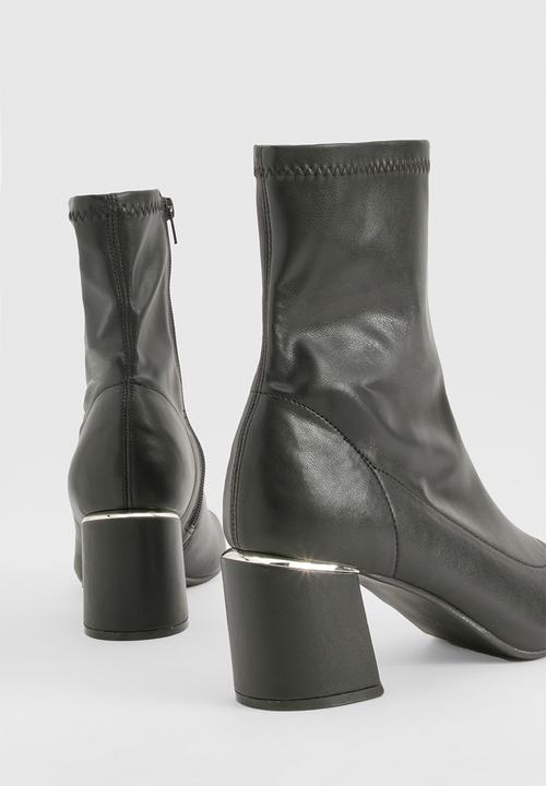 boohoo - Block heel metal detail chelsea boots - black