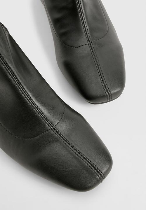 boohoo - Block heel metal detail chelsea boots - black