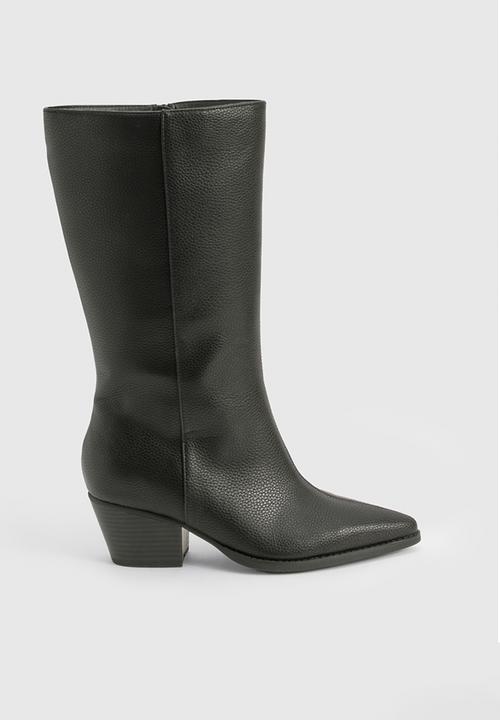 boohoo - Wide Fit Textured Low Block Calf High Western Boots - Black