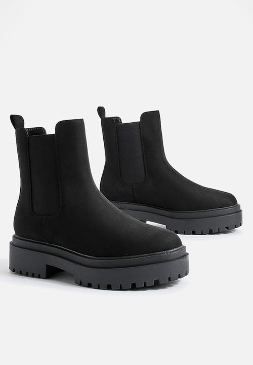boohoo - Faux suede stepped sole chunky chelsea boots - black