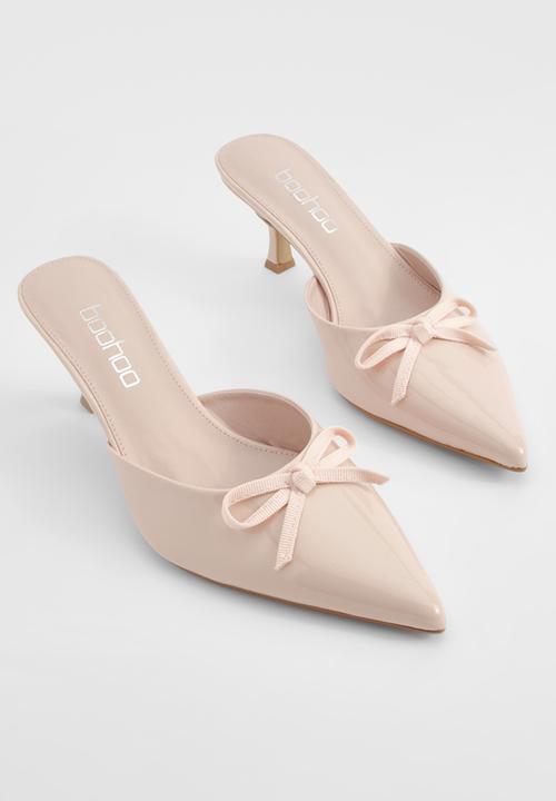 boohoo - Patent bow detail court heels - beige 
