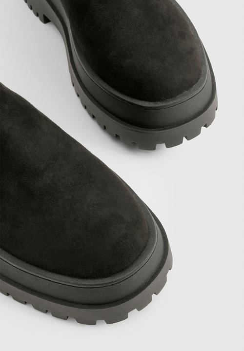 boohoo - Ring detail chunky platform chelsea boots - black