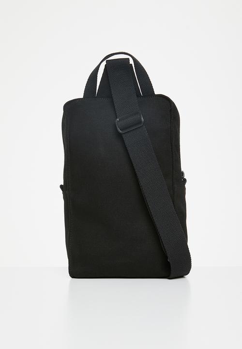 Levi’s® - Ns Zip Sling 59 - Regular Black