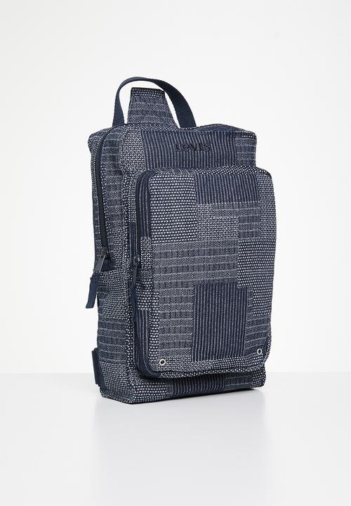 Levi’s® - Ns Zip Sling - Blue Combination