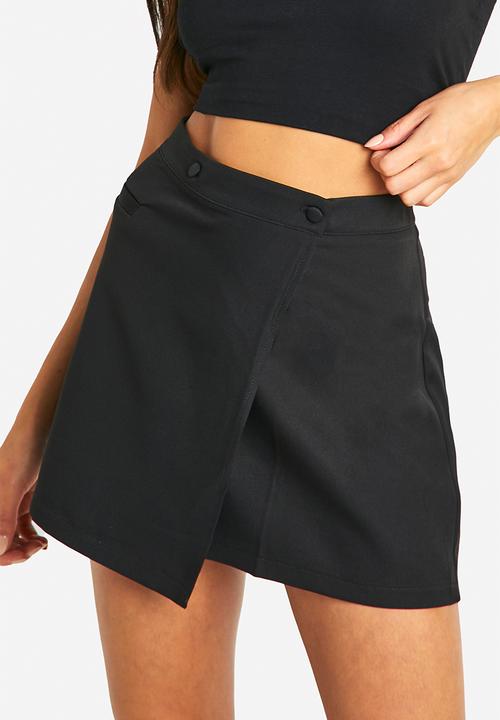 boohoo - Wrap Over Tailored Mini Skirt - Black