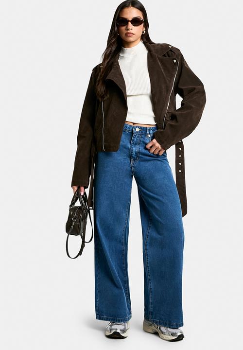 boohoo - Basics 30 Inch Leg Baggy Boyfriend Jeans - Mid Blue