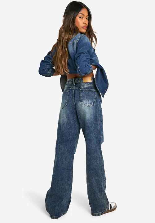 boohoo - Basics Ripped Knee Boyfriend Jeans - Vintage Blue