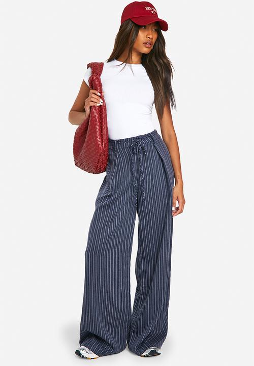 boohoo - Pleated Tie Waist Wide Leg Trouser - Slate Grey