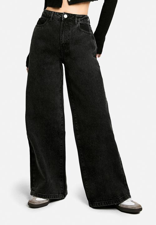 boohoo - Basics High Waisted Wide Leg Jeans in Washed Black - washed black