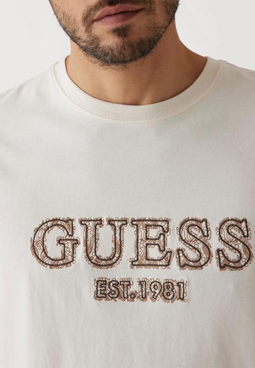 GUESS - SS CN GUESS Embro Tee - Vanilla Cream