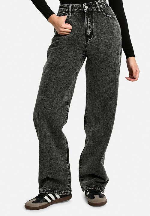 boohoo - Basics High Waisted Boyfriend Jeans - Washed Black