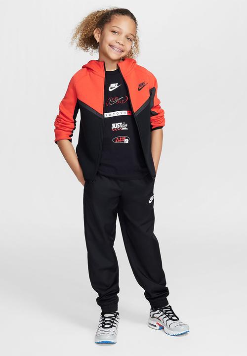 Nike - Nike Sportswear Logo Tee
