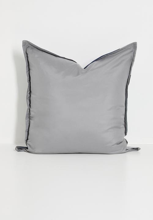 Grey Gardens - Mediterranean cushion cover - multi