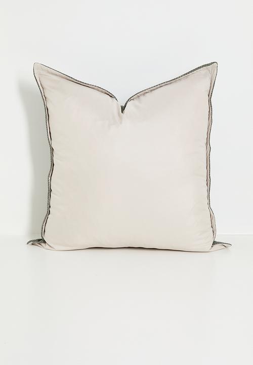Grey Gardens - Mckenzie cushion cover - Taupe