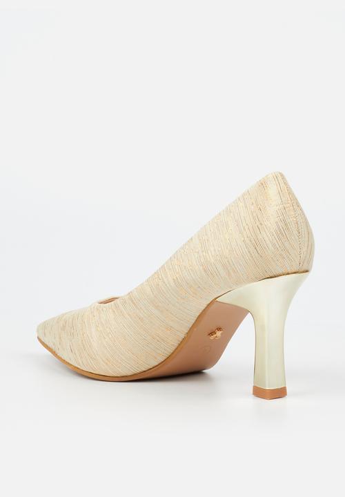 Butterfly Feet - Leandra 1 Court - Beige
