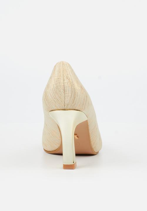 Butterfly Feet - Leandra 1 Court - Beige