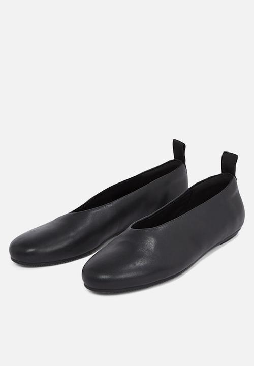 Calvin Klein - Ballerina leather pump - triple black