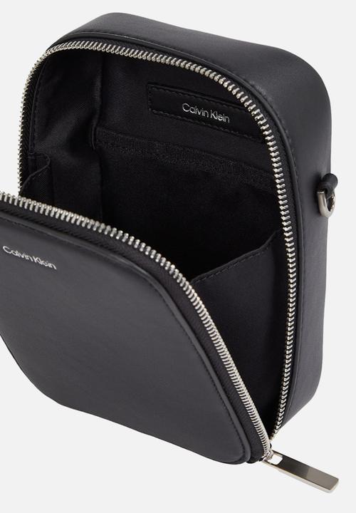 Calvin Klein - CK Sleek Reporter Xs - Black